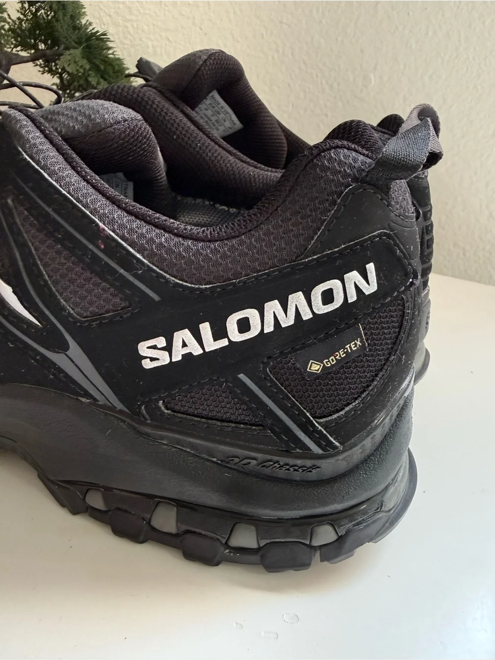 Salomon  XA pro 3D gorotex black  Men size 13  Running Shoes with Reflective